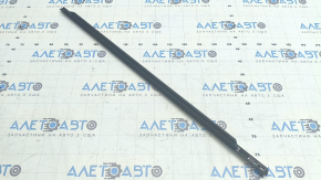 Central door molding for the front left door and glass of the Kia Seltos 2021-2025