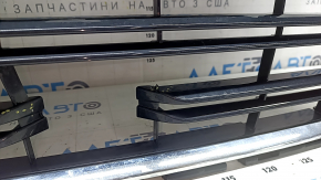 Radiator grill assembly Audi A3 8V 17-20 black gloss with chrome under the radar, cracked, missing fragment
