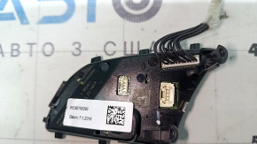 The control buttons on the steering wheel of the Audi A3 8V 17-20 have a cracked connector, the connector of the left buttons has come loose