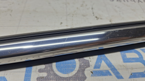 Molding door-glass central front right Toyota Venza 21-24 chrome, minor scratches