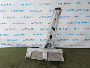 The central right body pillar of the Ford Explorer 20-25 has been sawed off