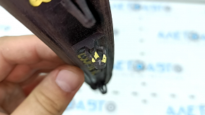 Left windshield wiper seal for Ford Escape MK3 17-19 rest, seal has dried out, mount is broken