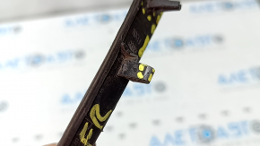 Right windshield wiper seal for Ford Escape MK3 17-19 restyling, seal has dried out, mount is broken