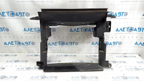 Alfa Romeo Giulia 17-24 2.0T radiator air duct missing fragment