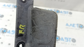 The right front bumper mudguard for a Jeep Cherokee KL 19-23 is worn, the mount is dented and bent