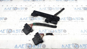 Alfa Romeo Giulia 17-24 right underhood relay block with bracket, broken fasteners