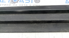 Lower front left door trim Chevrolet Bolt 17-20 structure, painted molding, broken fastener, scratches