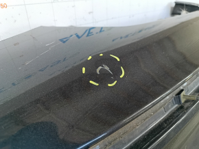 The metal roof of the Hyundai Santa FE 19-23 is sawn off, pokes