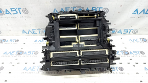 The heater body is bare BMW X7 G07 19-26 without actuators