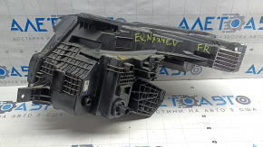Front right headlight assembly Chevrolet Equinox EV 24-26 with unit, missing fastening fragment, fastening crack