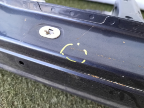 The central right body pillar of the Subaru Outback 15-19 is sawed off, pokes