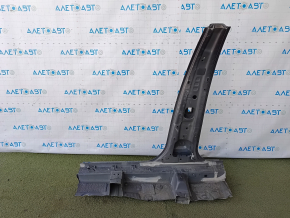 The central right body pillar of Hyundai Santa FE 21-23 has been sawed off