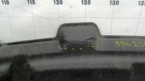 The hood insulation of the Audi A4 B9 17-25 is torn and cracked