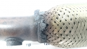 The exhaust pipe with the catalytic converter of the Toyota Camry v40 07-11 hybrid is rusty, the mesh is torn