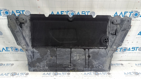 The engine protection of the Audi A4 B9 20-25 is worn out and cracked