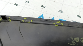 The Audi Q3 83A 19-24 TV cover has broken fasteners