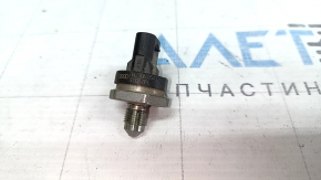 Fuel pressure sensor Audi A4 B9 17-25 2.0T on the fuel rail