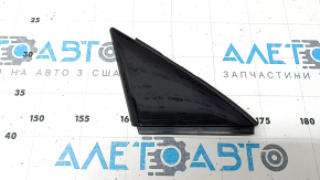 Triangle plug for the front right door of the Audi Q3 83A 19-25, glossy black, scratches