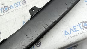 The lower grille of the front bumper of the Hyundai Ioniq 17-22 is gray, scratches, a fragment is missing, cracked, the mount is cracked
