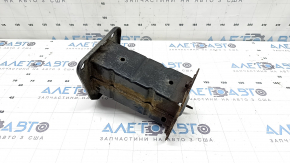 The rear bumper reinforcement fang, right, Toyota Prius 50 Prime 17-22, is rusty