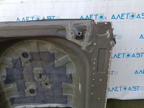 The trunk trough of Toyota Camry v55 15-17 usa is drilled out