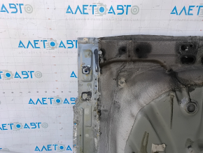 The trunk trough of VW Atlas 18-26 is drilled out