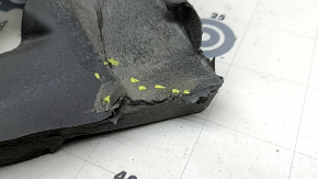 Soundproofing of the rear left lower wing arch Tesla Model Y 20-25 type 2, tears