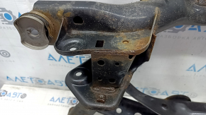 The rear subframe of the Audi Q3 83A 19-25 is rusty