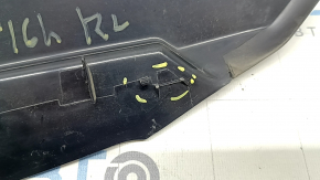 The rear left outer wing light cover for BMW X5 F15 14-18 has a broken mount