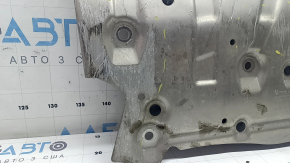 The front engine guard of the BMW 3 G20 19-26 is worn out