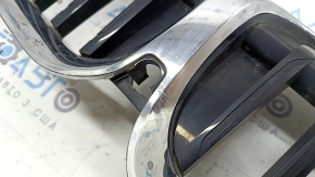 Radiator grill BMW 3 G20 19-22 chrome under the camera, cracked chrome, broken mount, chips, scratches