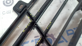 Lower grille of the front bumper BMW 3 G20 19-26 without radar, Sport Line, black gloss, cracked, missing fragment
