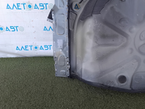 The trunk trough of Toyota Prius V 12-17 is drilled out