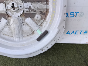 The trunk trough of the Audi Q7 4L 10-15 is drilled out