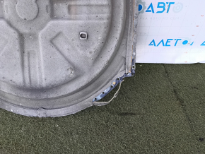 The trunk trough of the Audi Q7 4L 10-15 is drilled out