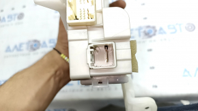 Fuse box under the dashboard Toyota Prius 30 12-15