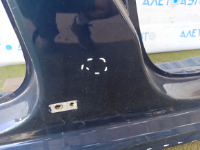 The central right body pillar of the VW Passat 20-22 is sawn off, the threshold and butt are dented