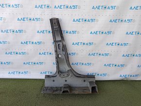 The central left body pillar of Mercedes C-class W205 15-21 is sawn off, butt