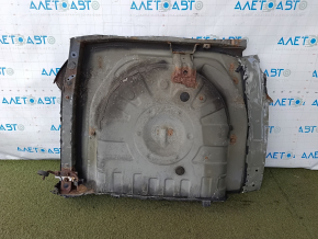 The trunk trough of Toyota Camry v40 07-11 is drilled out, corrosion