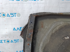 The trunk trough of Toyota Camry v40 07-11 is drilled out, corrosion