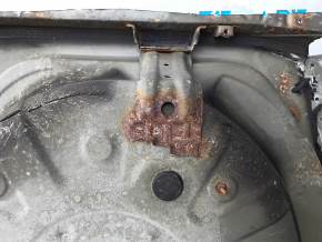The trunk trough of Toyota Camry v40 07-11 is drilled out, corrosion