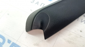 The plug for the inner left light of the Audi A6 C7 16-18 rest, the seal is torn