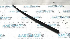 Right windshield molding Audi A6 C7 12-18, seal has dried out, bumps
