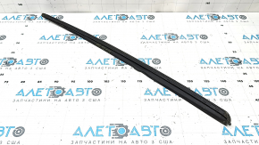 Right windshield molding Audi A6 C7 12-18, seal has dried out, bumps