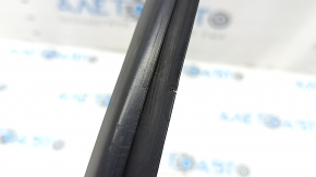 Right windshield molding Audi A6 C7 12-18, seal has dried out, bumps