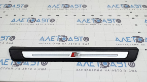 Outer front right door sill plate for Audi Q5 80A 18-25, black with chrome and backlight, S-Line, scratches, broken wire, broken mount