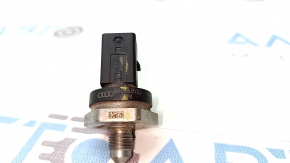 Fuel pressure sensor Audi A6 C7 16-18 3.0T on the fuel line