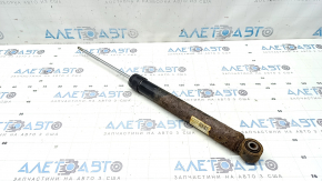 The rear right shock absorber of the Audi A6 C7 12-18 is rusty