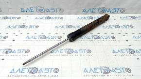 The rear right shock absorber of the Audi A6 C7 12-18 is rusty