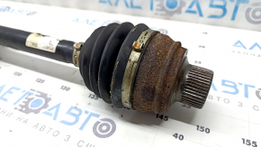 The front left drive axle shaft of the Audi A6 C7 12-18 is rusty, there is play in the inner CV joint